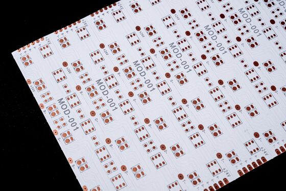 خرید PCB انعطاف پذیر دو لایه با سطح حفاظت از آتش V0 و ضخامت 0.25mm±0.05 برای روشنایی LED online manufacture